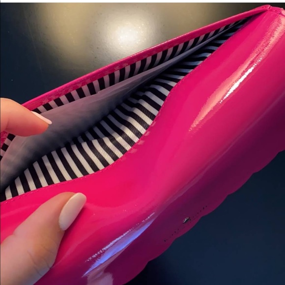 KATE SPADE Lily Avenue Pink Patent  Leather Wallet - Picture 3 of 3